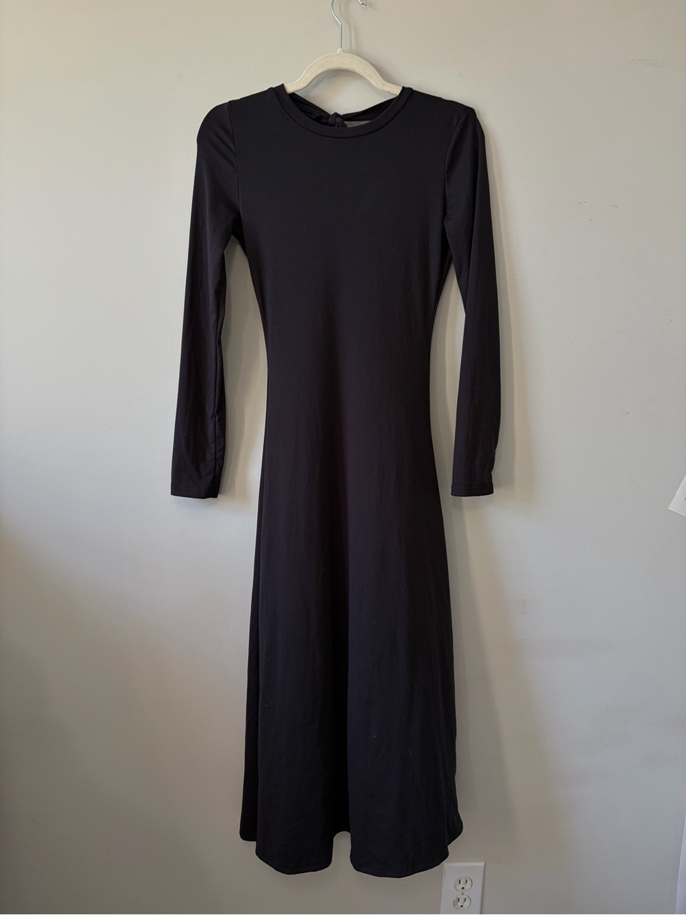 Black Long Sleeve Open Back Maxi Dress